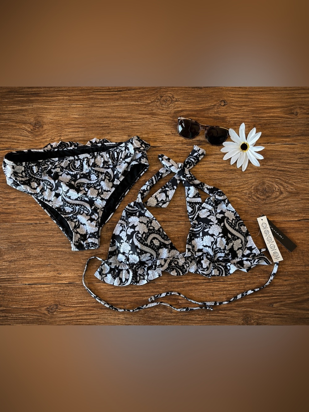 Tahari Bikini Set Black & White Paisley Ruffle Halter UPF 40+ Flex Cups Size